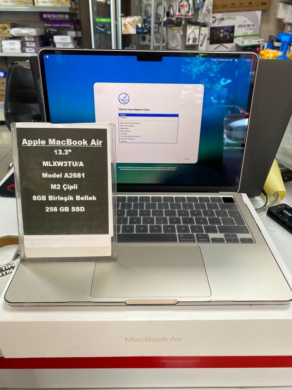 MacBook Air M2 8 GB 256 GB SSD 13.3" Notebook